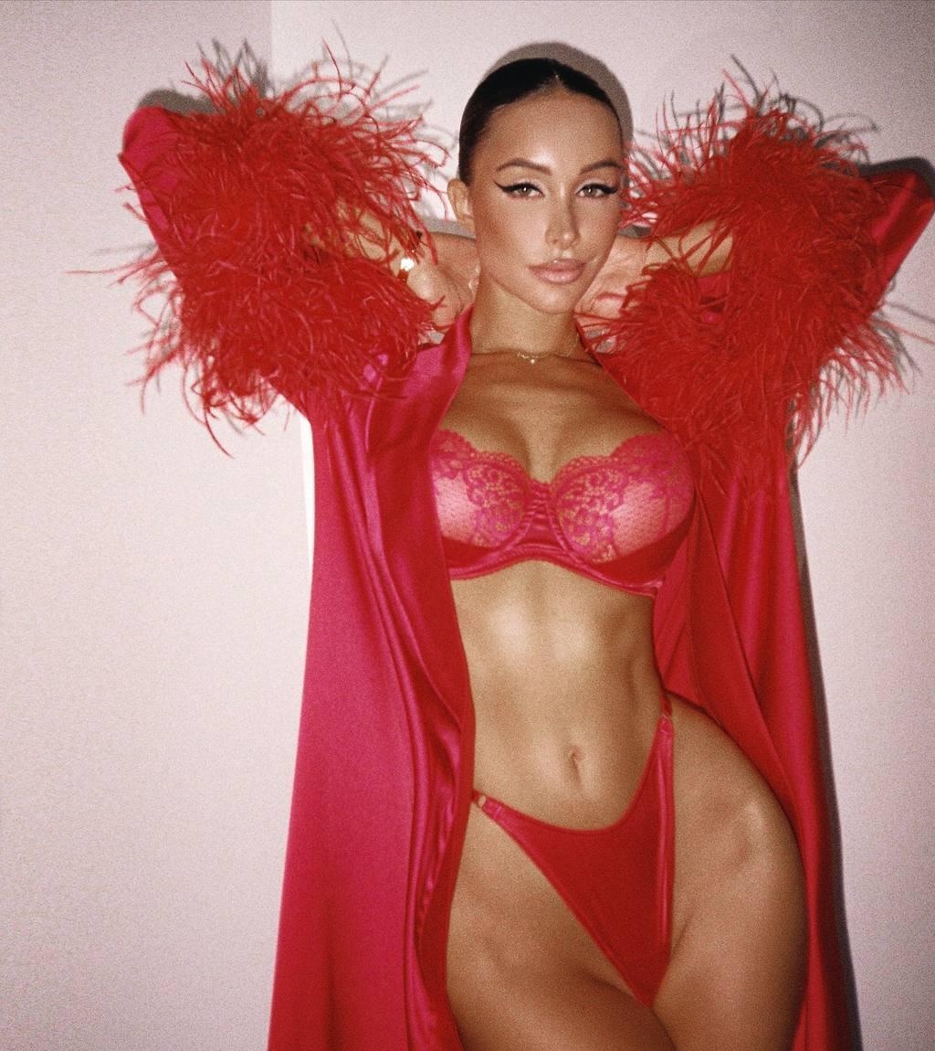 Индивидуалка Гелла, доступна для личного знакомства от 8000 руб