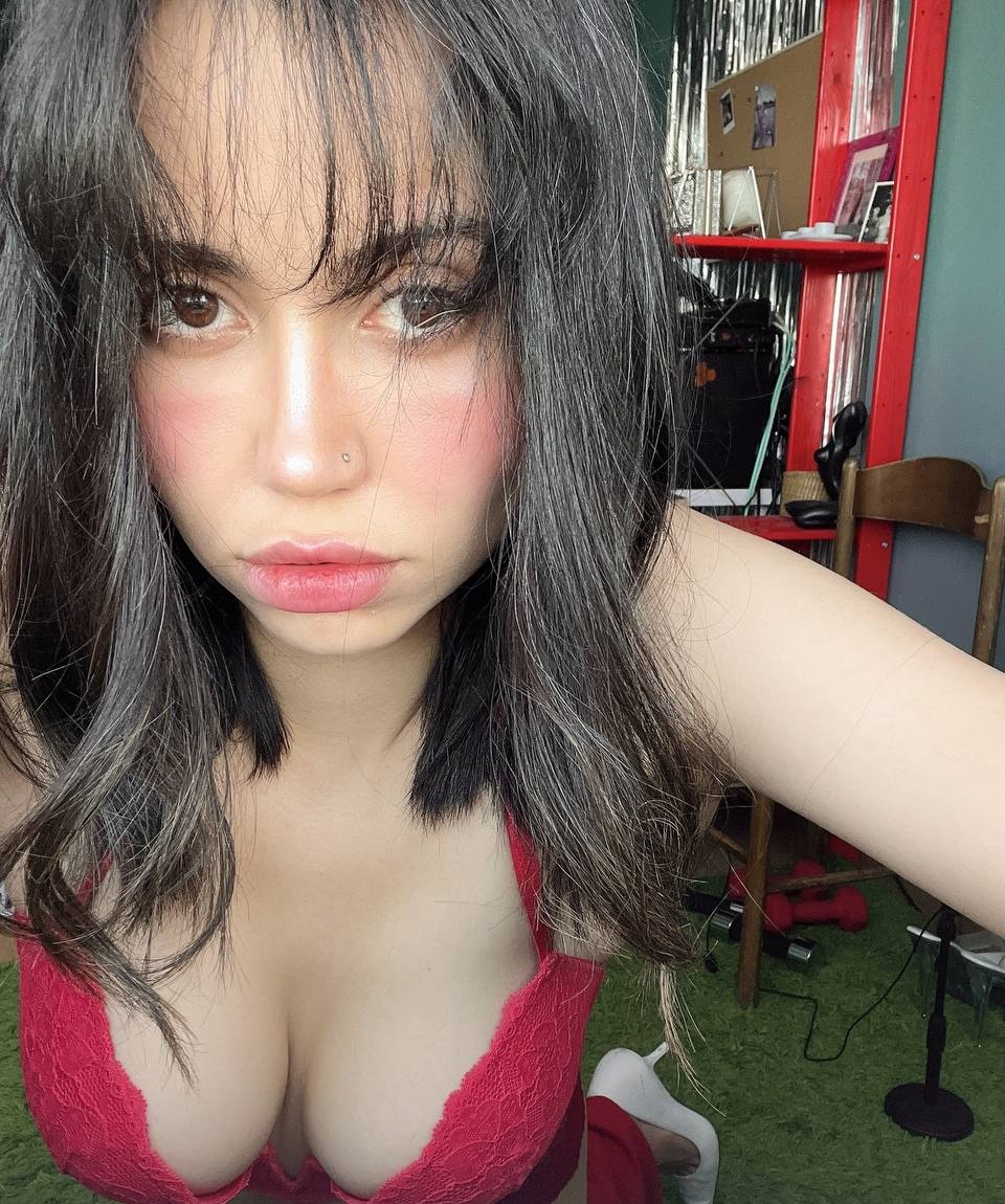 Изабелла привлекательная девушка из Стерлитамака цена от 7000 руб