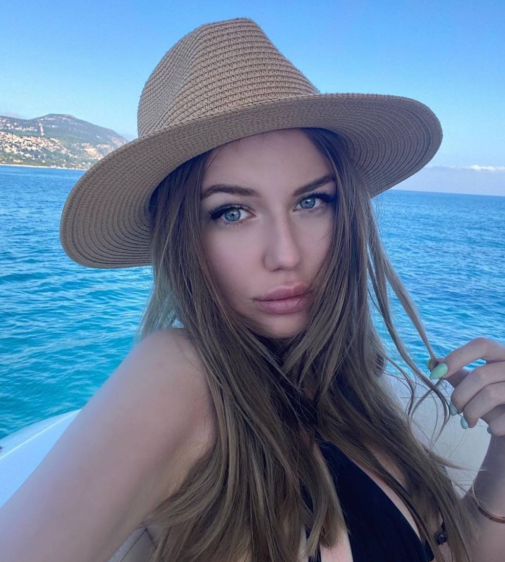 Алина привлекательная девушка из Стерлитамака цена от 3000 руб