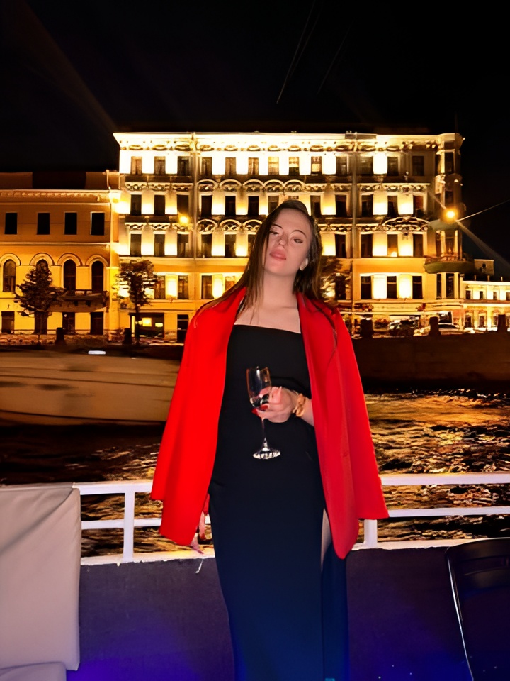 Индивидуалка Сарра, доступна для личного знакомства от 10000 руб